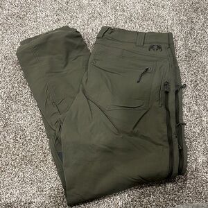 KUIU Olive Cargo Pants for Men